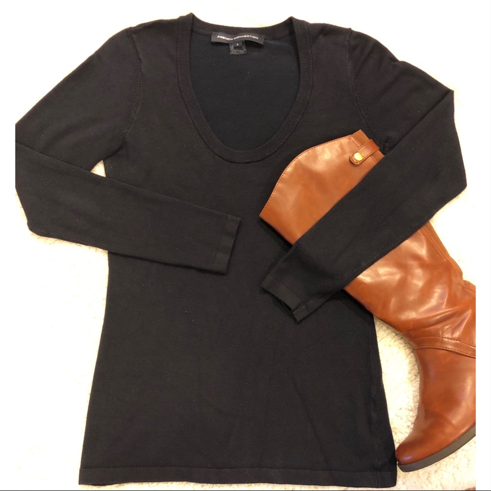 Super soft, navy blue sweater | Smoothing shape